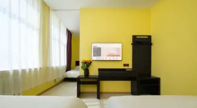 Люкс Deluxe City Boutique Hotel(Dalian Railway Station People Saunare Subway Branch