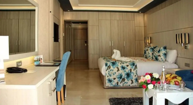 Полулюкс с красивым видом из окна Zaki Hotel