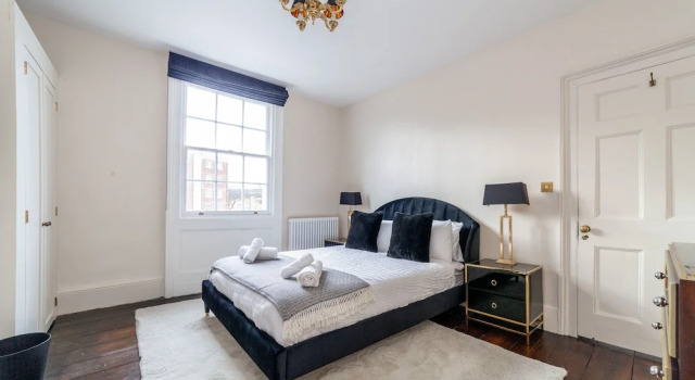 Modern & Stylish House in Deptford, Забронировать Гостевой дом Отели Большого Лондона с парковкой, Парковка