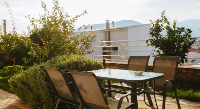 3 Bros Studio, Book Hotel Chalkida Evia