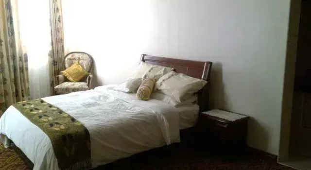 Elarish Guesthouse Restaurant Conference Centre, Забронировать Отель Блафф Дурбан, рядом с Bluff Towers Shopping Centre