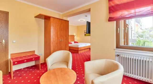 Полулюкс Hotel Café Ernst