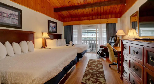 Номер Standard Waves Oceanfront Resort