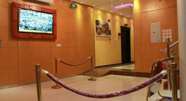 Al Mohamedeya Suites, Buchen Sie Hotel Al Aziziyah 