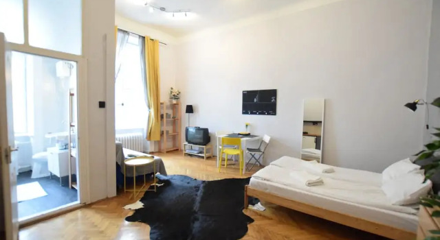 Budget Apartment by Hi5 - Nádor street, Забронировать Апартаменты/квартира Будапешт Центральная Венгрия, рядом с Станция метро Vorosmarty Square