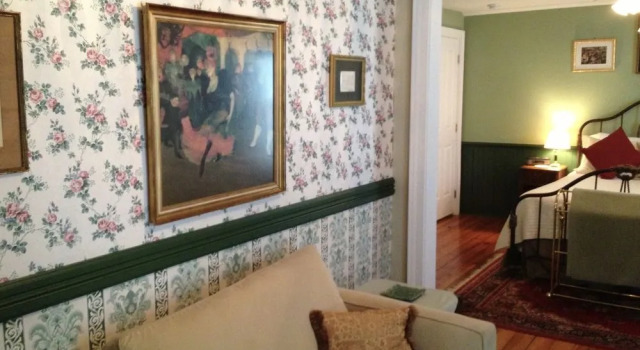Stirling House Bed & Breakfast, Book Bed and Breakfast Southold North Fork, nær Norman E. Klipp Marine Park