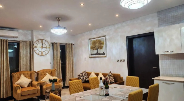 Апартаменты Impeccable & Cozy Gem-5 Star Location - Pools, Gym