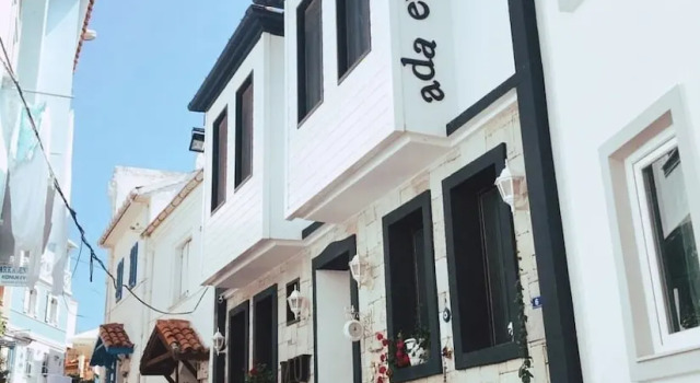 Ada Evi̇ Mu
