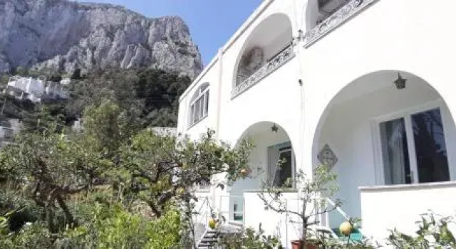 Villa Striano Capri - Guest House - Rooms Garden & Art, Book Guesthouse Capri Capri Island