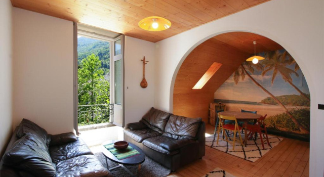 Апартаменты с видом на горы VILLA ILIXON - Appartements privés proche du centre de Luchon, parking, billard, jardin
