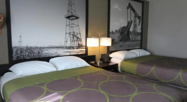 Четырёхместный номер Standard Super 8 by Wyndham Bedford DFW Airport West
