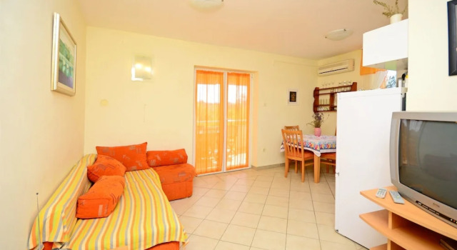 Apartment Darko, Prenota Appartamento Hotel a Isole Quarnerine con parcheggio, Parcheggio
