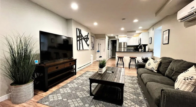 Boardwalk- Large Modern Unit With King bed Fast Wifi Free Coffee and Easy Parking