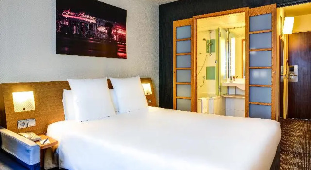 Одноместный номер Standard Novotel Paris Suresnes Longchamp
