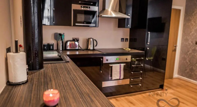Party Pads Liverpool Sleeps 4 to 26, Prenota Hotel Liverpool Merseyside, vicino a Central Library