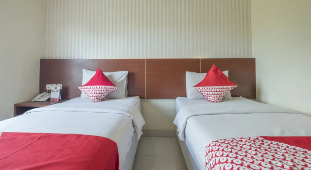 OYO 454 Raising Hotel, Prenota Hotel Makassar 