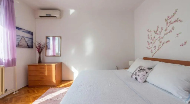 Apartments Villa Odesa with shared pool, Забронировать Апартаменты/квартира Задар Задарская жупания, рядом с Спортивный центр «Вишник»