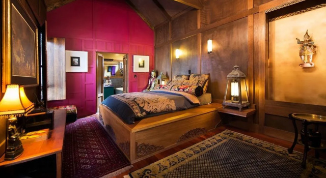 Thai Silk, Book Hotel Daylesford 