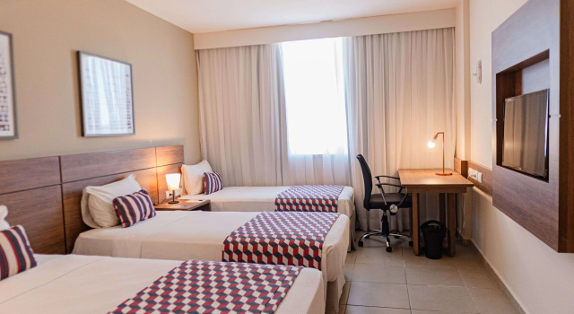 Трёхместный номер Standard Tulip Inn Campos dos Goytacazes