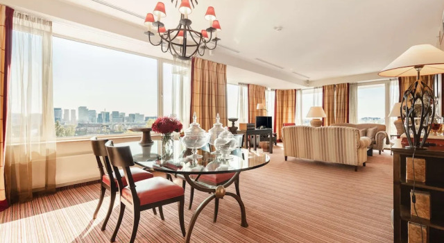 Двухместный люкс Presidential с балконом Hilton Amsterdam