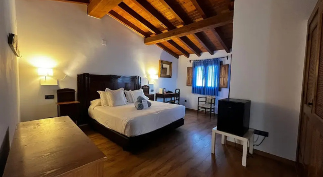 Трёхместный номер Standard Hospedium Hotel Rural Abadía de Yuste