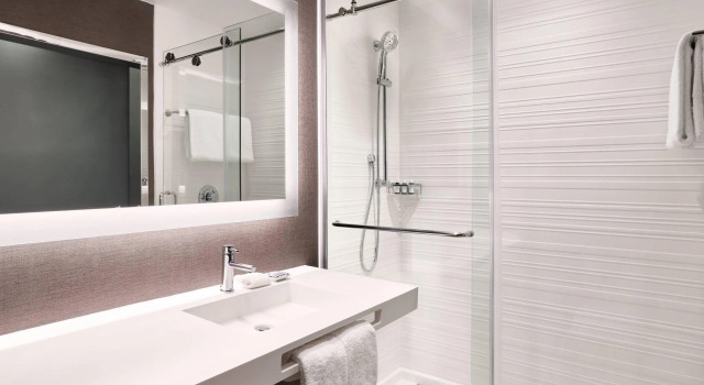 Четырёхместный номер Standard AC Hotel by Marriott Columbus Downtown