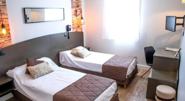 Logis Hôtel - Auberge du Pastel - Hôtel 3 étoiles et Restaurant, Buchen Sie Hostel Hostels in Nailloux, Hostel