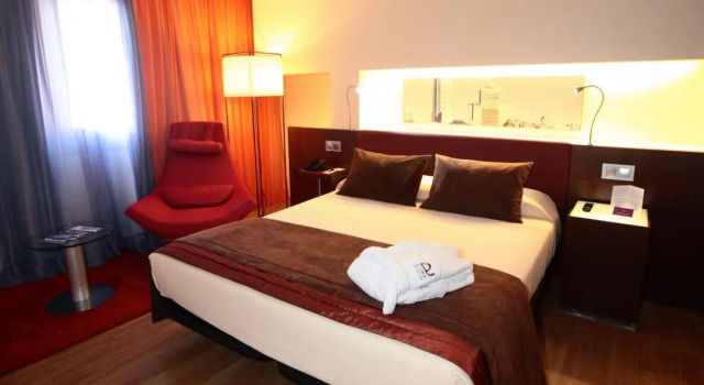 Crowne Plaza Madrid - Centre Retiro by IHG, Забронировать Отель Отели Мадрида 4 звезды, рядом с Niño Jesús University Children's Hospital, 4*