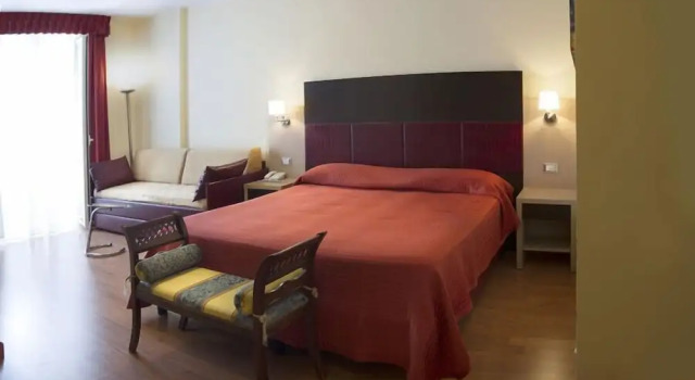 Трёхместный номер Standard с балконом Hotel Miami