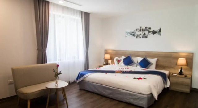 Люкс Deluxe A25 Hotel - Hoàng Đạo Thúy 1