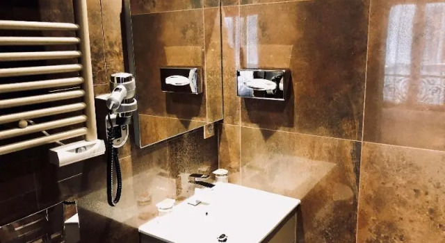 Двухместный номер Classic с балконом Best Western Empire Elysees