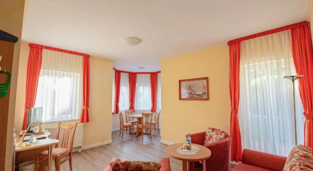 Hotel Dünenschloss, Забронировать Отель Карлсхаген земля Мекленбург-Передняя Померания
