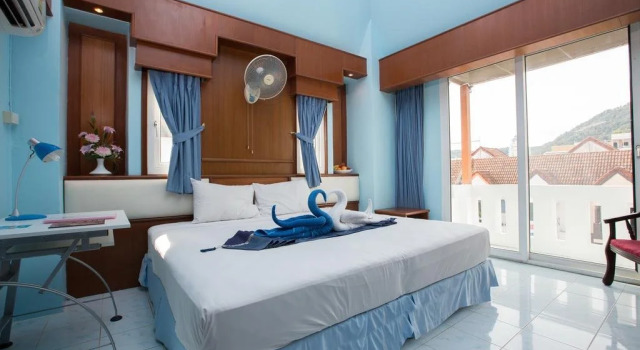 Sundowners Guesthouse, Забронировать Отель Патонг-Бич остров Пхукет