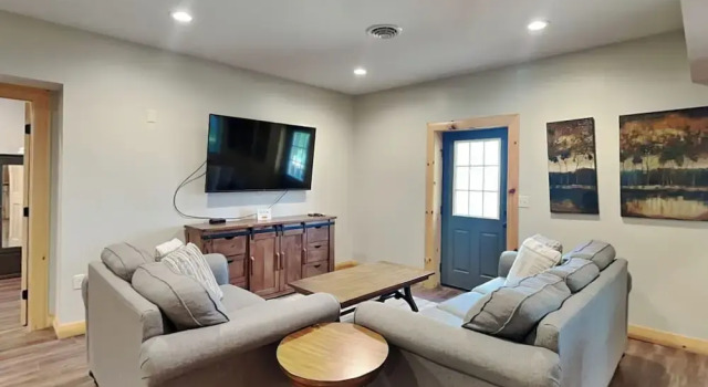 JCS Mountain Villa by Taylor Made Deep Creek, Book Villa Hoteller i Maryland med parkering, Parkering