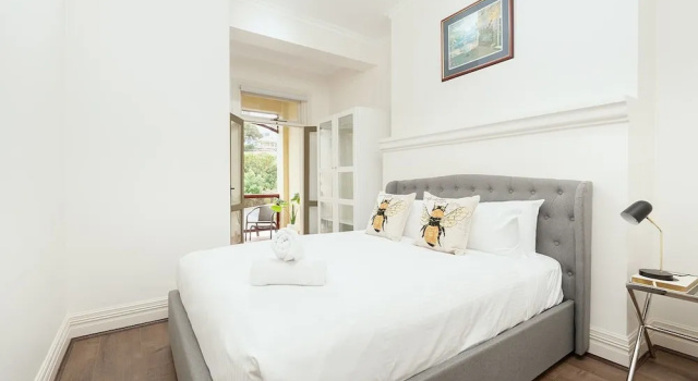 Апартаменты с балконом Stunning Sydney Home 10