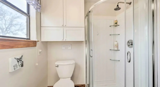 Коттедж Pet-Friendly Fredericksburg Cabin w/ Hot Tub