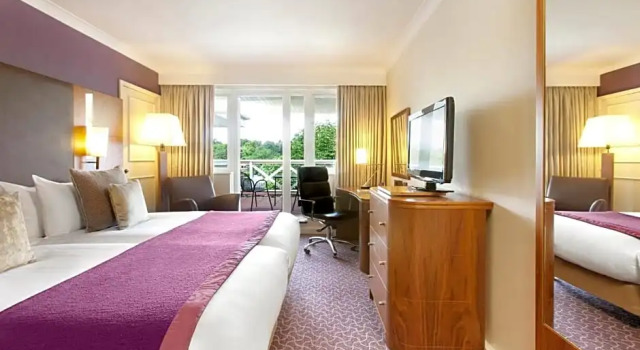 Номер Executive с балконом Village Hotel Reading
