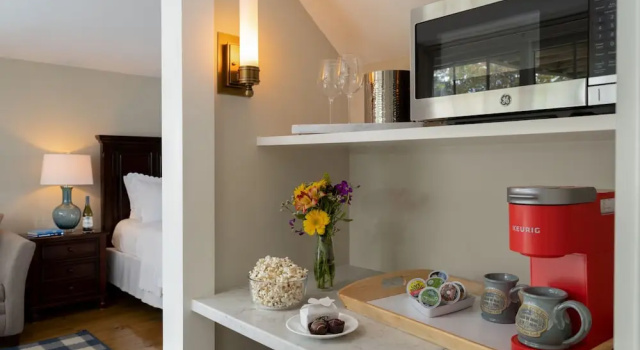 Двухместный люкс Luxury Candleberry Inn on Cape Cod