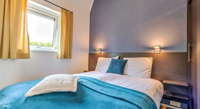 Beautiful Bungalow with Hot Tub in Kaatsheuvel
