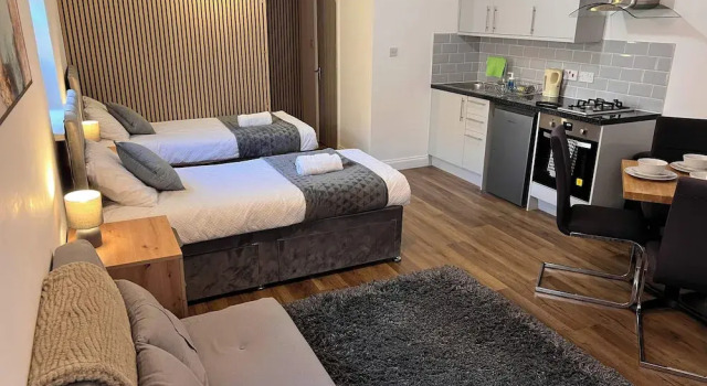 Люкс Deluxe Haven Homes - Central Luton Studio Apartments