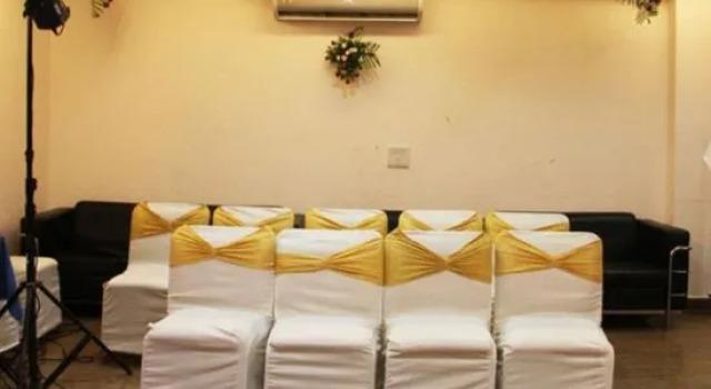 Hotel Shhaurya, Забронировать Отель Отели Нью-Дели с завтраком, Завтраки