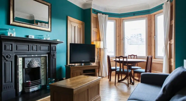 2 Bedroom Flat With Free Parking Nearby Accommodates 6, Prenota Hotel Edimburgo 
