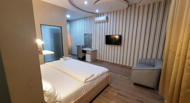 Двухместный номер Executive с балконом The Charis Hotel and Suites