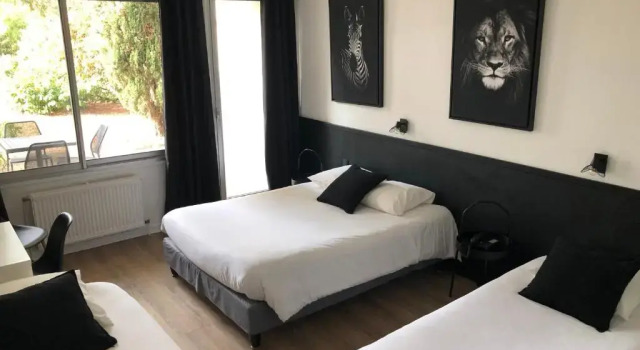 Четырёхместный номер Standard Logis Hôtel lAbricotine