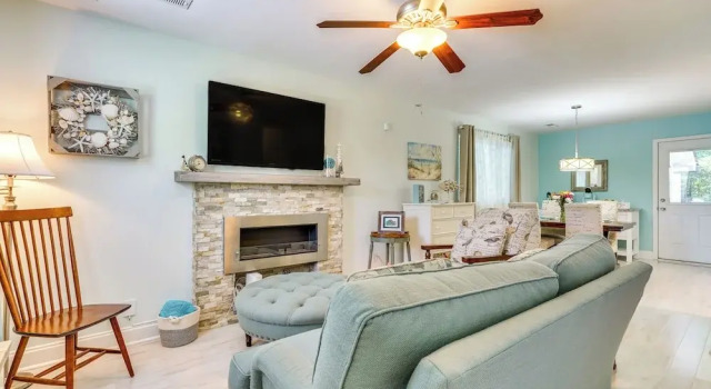 Cozy Goose Creek Escape w/ Patio & Grill, Забронировать Дом для отпуска Коттеджи Южной Каролины, Коттедж