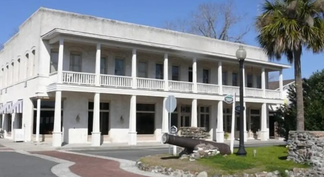 Riverview Hotel, Book Hotel Saint Marys Georgia