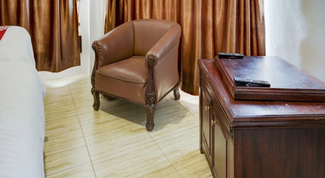 Suite OYO 90645 Karisma Residence