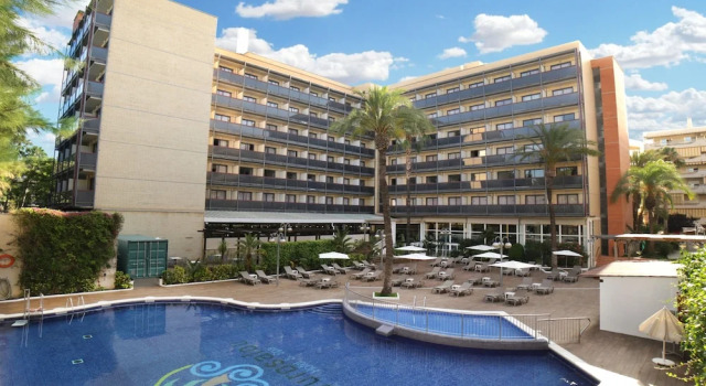 Номер Standard с балконом и с видом на бассейн Eurosalou & Spa