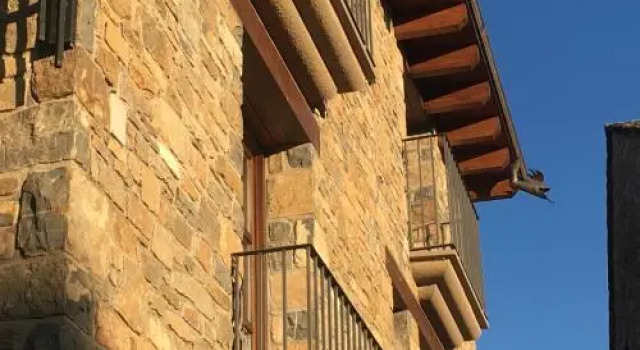Apartamentos El Palacete de Ainsa, Book Apartment Hotels in Aragon with Parking, Parking