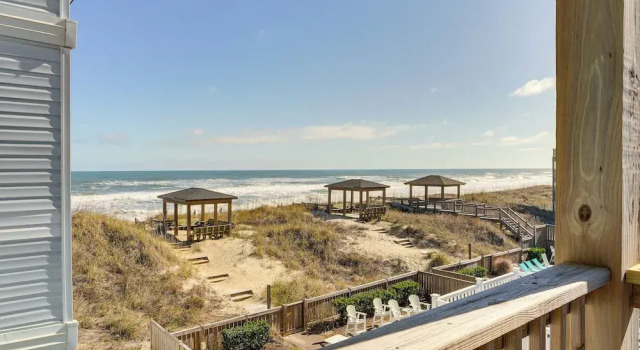 Апартаменты с 2 комнатами с балконом Kill Devil Hills Condo w/ Beach Access On-site!